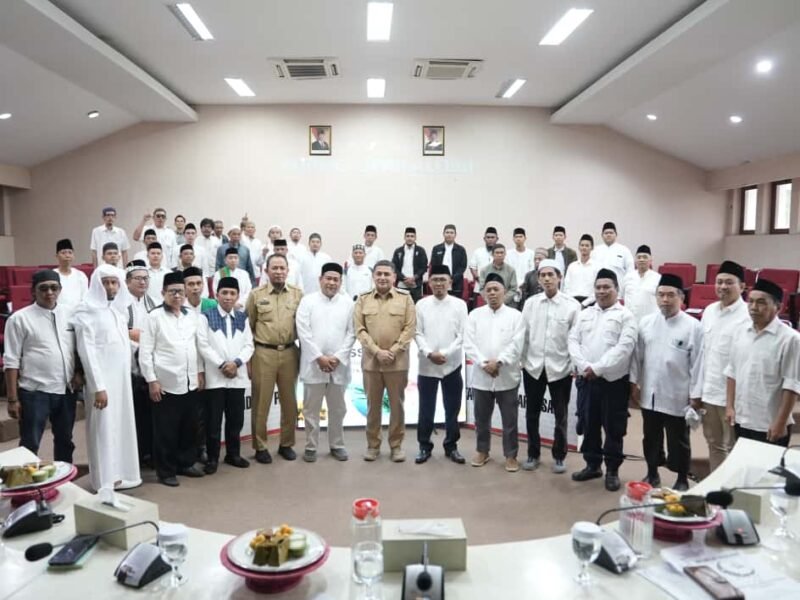 Wali Kota Makassar, Munafri Arifuddin, menerima audiensi Majelis Tabligh Asosiasi Panrita Pendakwah Ihsan (APPI) Kota Makassar di Balaikota Makassar, Selasa (7/10/2025)