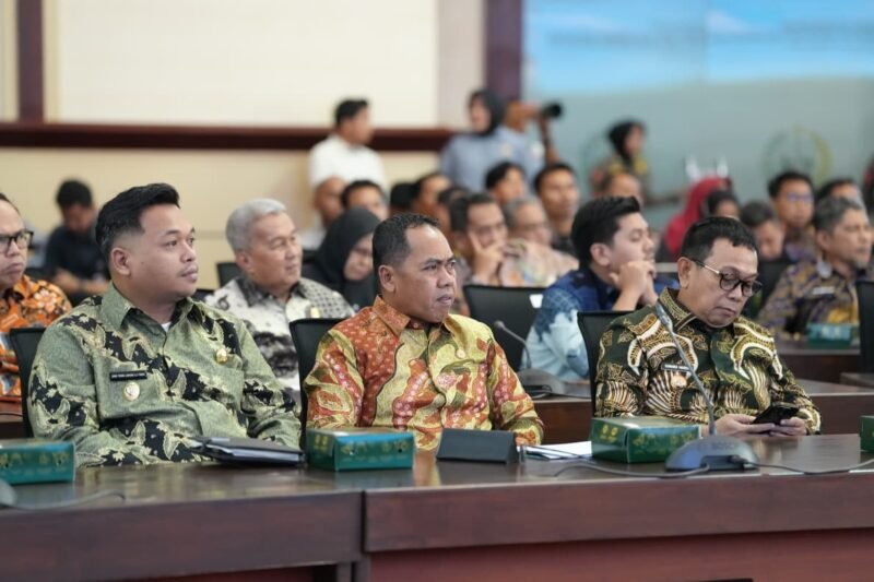 Bupati Wajo, H Andi Rosman ikut ambil bagian dalam Rapat Kordinasi Pemberantasan Korupsi Wilayah Sulawesi Selatan yang digelar Komisi Pemberantasan Korupsi (KPK) di Makassar, Kamis (16/10/2025)