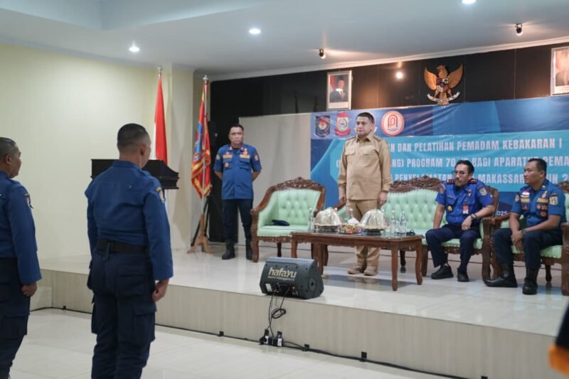Wali Kota Makassar, Munafri Arifuddin, membuka Diklat Pemadaman I In House Training Program 70 JP Tahun 2025 bagi aparatur dan petugas lapangan Dinas Pemadam Kebakaran dan Penyelamatan (Damkarmat) Kota Makassar, di Balai Besar Penjaminan Mutu Pendidikan (BBPMP) Provinsi Sulawesi Selatan, Senin (21/10/2025)