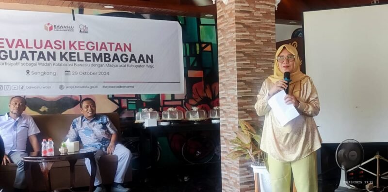 Ketua Bawaslu Sulsel, Mardiana Rusli saat memberikan sambutan