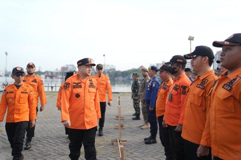 Di kawasan MNEK Centre Point of Indonesia (CPI), Wali Kota Makassar, Munafri Arifuddin memimpin Apel Gabungan Kesiapsiagaan Terhadap Bencana Kota Makassar 2025, yang digelar oleh BPBD Kota Makassar, Selasa (7/10/2025)