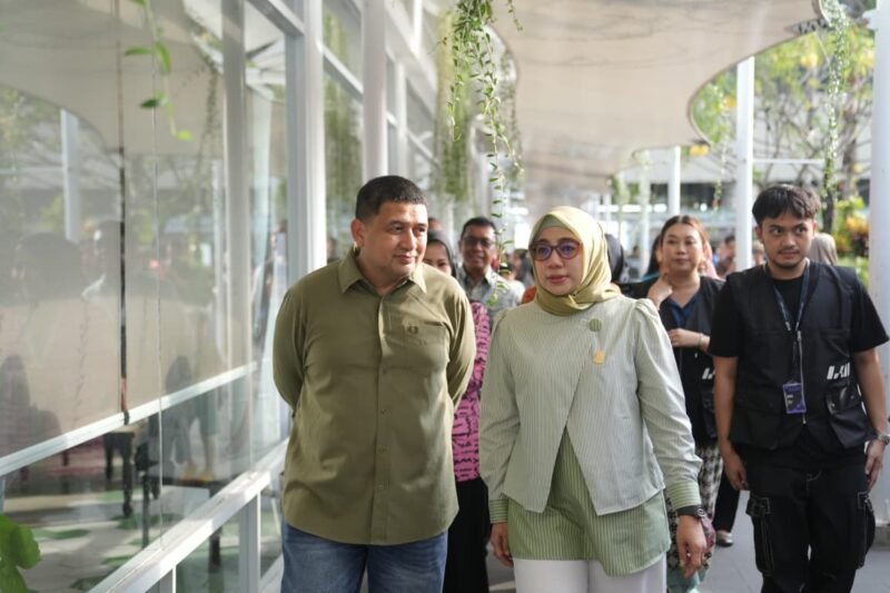 Melalui ajang Localistic Trade Fest 2025 yang digelar Dinas Perdagangan dan Perindustrian kota Makassar, Sabtu (11/10/2025), di Rooftop Nipah Park, semangat untuk memajukan UMKM dan kuliner khas Makassar kembali bergema