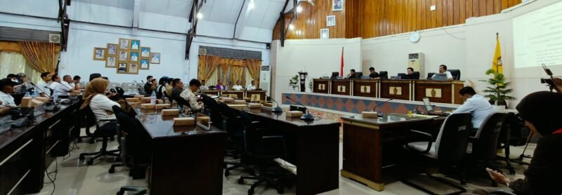 DPRD Kabupaten Wajo menggelar diskusi publik terkait Rancangan Peraturan Daerah (Ranperda) tentang Keterbukaan Informasi Publik (KIP) di Daerah, sebagai bagian dari upaya menghadirkan tata kelola pemerintahan yang lebih transparan dan akuntabel