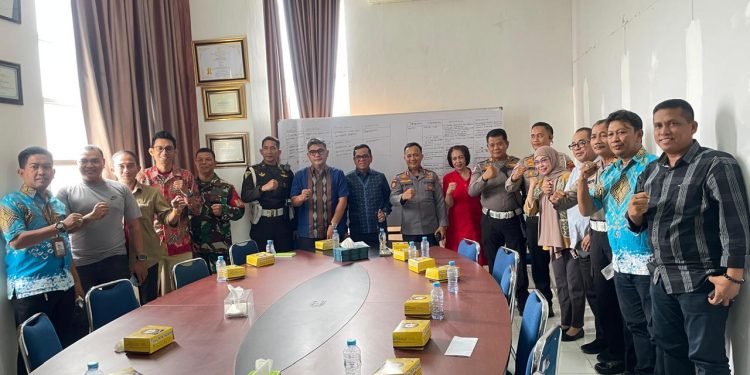 Rapat koordinasi (rakor) Dishub Makassar terkait penanganan perparkiran di kawasan Jalan Boulevard, Pengayoman, dan Adiyaksa di Kantor Dishub Makassar, Kamis (25/9/2025)