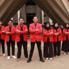 Foto bersama pelaksana Tim Sipatokkong UKM KPI Unhas bersama Dosen Pembimbing