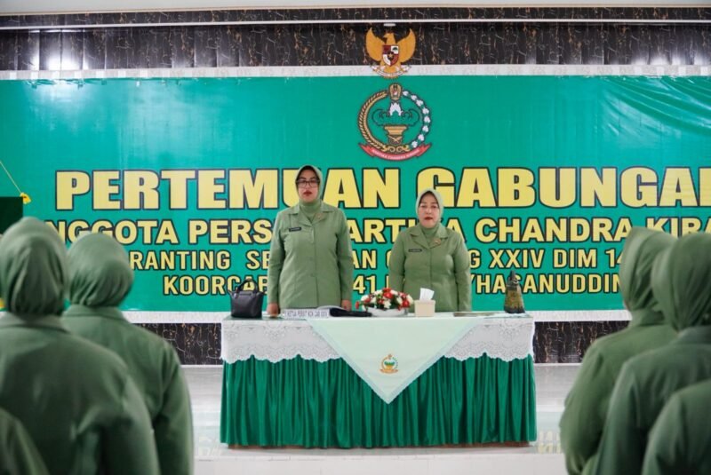 Persit Kartika Chandra Kirana (KCK) Cabang XXIV Kodim 1406/Wajo Koordinator Cabang Korem 141 PD XIV/Hasanuddin menggelar pertemuan gabungan di Aula Serbaguna Makodim 1406/Wajo, Jalan Kejaksaan No. 55, Kelurahan Bulupabbulu, Kecamatan Tempe, Kabupaten Wajo, Selasa (9/12/2025)
