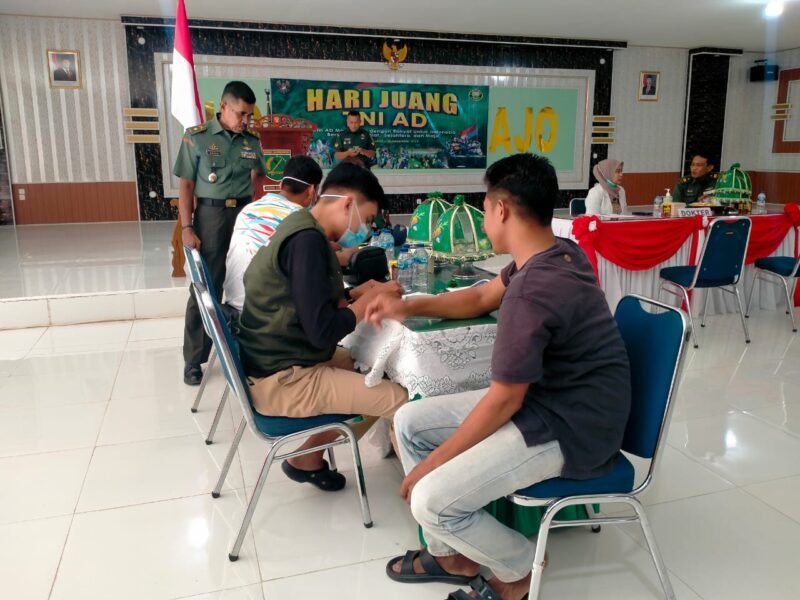 Komando Distrik Militer (Kodim) 1406/Wajo menggelar aksi nyata melalui kegiatan Bakti Kesehatan berupa pemeriksaan kesehatan gratis bagi prajurit dan masyarakat