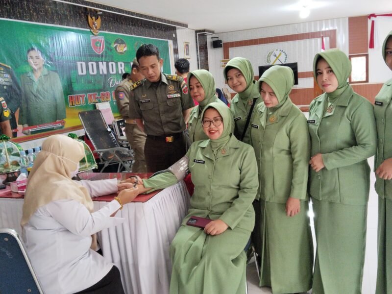 Kodim 1406/Wajo menggelar kegiatan Bakti Sosial Donor Darah dalam rangka memperingati Hari Ulang Tahun ke-69 Korem 141/Toddopuli, Senin (5/1/2026)