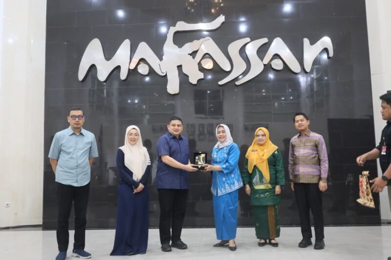 Wali Kota Makassar, Munafri Arifuddin menerima kunjungan kerja Pemkab Majene di Rumah Jabatan Wali Kota Makassar, Baruga Anging Mamiri, Sabtu (10/1/2026)