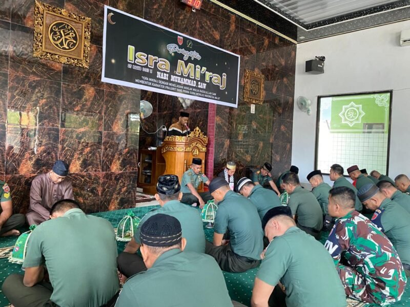 Kodim 1406/Wajo menggelar peringatan Isra Mi’raj Nabi Muhammad SAW 27 Rajab 1447 Hijriah pada Selasa (27/1/2026) di Masjid Al Ikhlas Makodim 1406/Wajo, Jl. Kejaksaan No. 55, Kelurahan Bulupabbulu, Kecamatan Tempe