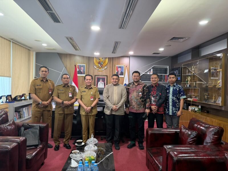 Wali Kota Makassar, Munafri Arifuddin bertemu Direktur Jenderal Bina Keuangan Daerah Kemendagri RI, Agus Fatoni untuk mendiskusikan beberapa hal strategis keberlanjutan pembangunan Kota Makassar ujar Munafri, Rabu (28/1/2026)