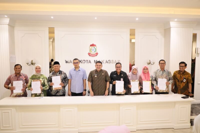 Penandatanganan Perjanjian Kinerja Tahun 2026 seluruh kepala perangkat daerah lingkup Pemerintah Kota Makassar di Ruang Bilateral Balaikota, Jumat (30/01/2026)