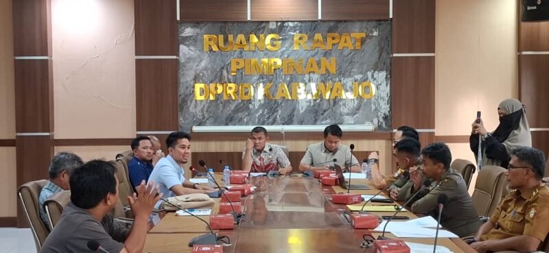Melalui Rapat Dengar Pendapat Umum (RDPU) yang digelar Senin (9/2/2026), DPRD meminta Pemerintah Daerah untuk menunda proses penertiban hingga satu minggu pasca-Hari Raya Idul Fitri 1447 H