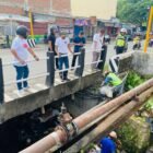 Bupati Wajo, Andi Rosman, memimpin langsung aksi kerja bakti massal yang dipusatkan di Ruang Terbuka Hijau (RTH) Callaccu Sengkang, Jumat (13/2/2026)