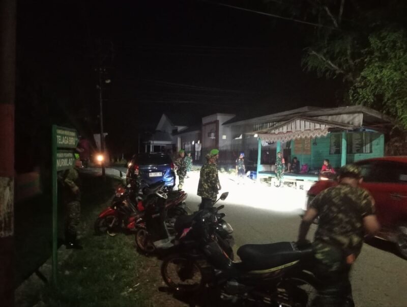 Koramil 1406-05/Majauleng jajaran Kodim 1406/Wajo melaksanakan kegiatan patroli dan siskamling bersama unsur Pemuda Panca Marga (PPM), FKPPI, serta tokoh masyarakat di wilayah Kabupaten Wajo, Minggu (15/2/2026)