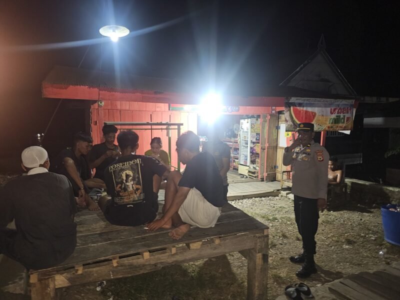 Jajaran Polsek Bola Polres Wajo terus meningkatkan intensitas pengamanan wilayah guna mengantisipasi gangguan Keamanan dan Ketertiban Masyarakat (Kamtibmas). Salah satu langkah nyata yang dilakukan adalah melalui 