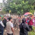 Pemerintah Kecamatan Panakkukang melakukan penyisiran lapak liar yang berdiri di atas saluran drainase serta kontainer besi tua yang mengganggu estetika dan aktivitas masyarakat di Kelurahan Panaikang, Selasa (17/2/2026)