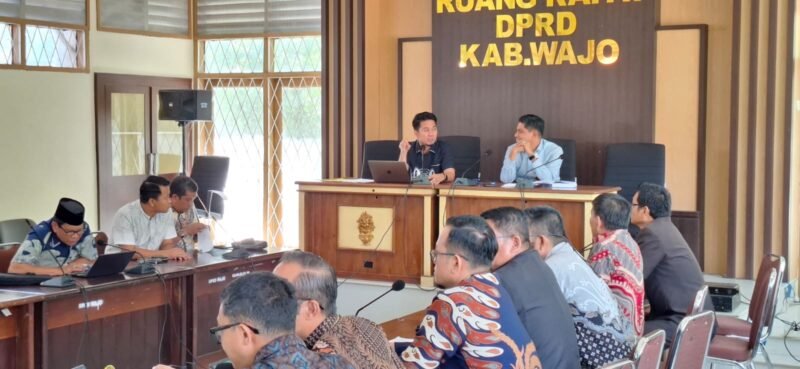 Badan Pembentukan Peraturan Daerah (Bapemperda) DPRD Kabupaten Wajo mempercepat finalisasi Dokumen Rencana Aksi Daerah Kabupaten Layak Anak (RAD KLA) sebagai bagian krusial dalam perubahan Peraturan Daerah Nomor 13 Tahun 2020