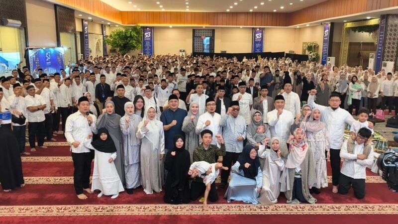 Wali Kota Makassar, Munafri Arifuddin menghadiri kegiatan Tudang Sipulung Bosowa yang dirangkaikan dengan buka puasa dan tarawih bersama di Gedung Balai 45, Kampus Unibos Makassar, Minggu (22/2/2026)