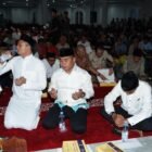Bupati Wajo, Andi Rosman, menghadiri undangan buka puasa bersama Gubernur Sulawesi Selatan, Andi Sudirman Sulaiman, yang berlangsung khidmat di Masjid Kubah 99 Asmaul Husna, Kota Makassar, Selasa (24/2/2026)