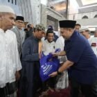 Wali Kota Makassar, Munafri Arifuddin melaksanakan Safari Ramadan dengan menyambangi Masjid Ikhtiar Perdos Unhas, Kelurahan Tamalanrea Jaya, Kecamatan Tamalanrea, Jumat (27/2/2026), malam