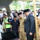 Wali Kota Makassar, Munafri Arifuddin, bertindak sebagai pembina apel pelepasan jenazah Alhamdulillah Andi Muhammad Yasir, Sabtu (28/2/2026)