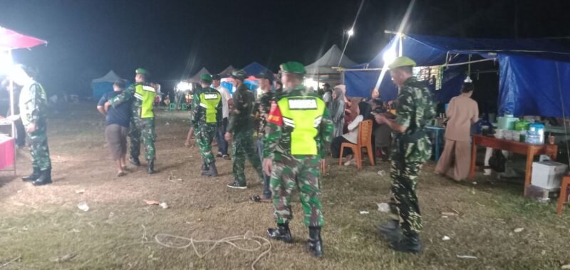 Guna memastikan situasi wilayah tetap kondusif, jajaran Koramil 1406-09/Sajoanging menggelar patroli wilayah dan penguatan Siskamling secara intensif di Kabupaten Wajo, Senin (09/02/2026)