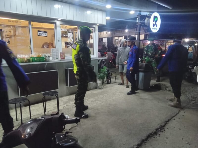 Koramil 1406-04/Belawa, Kodim 1406/Wajo, menggelar patroli gabungan pada Selasa (24/2/2026). Kegiatan ini melibatkan sinergi lintas elemen, mulai dari Pemuda Panca Marga (PPM), unsur Pemadam Kebakaran (Damkar), hingga tokoh masyarakat setempat