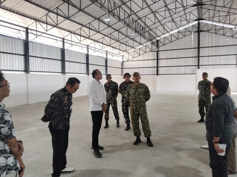 Komandan Kodim (Dandim) 1406/Wajo, Letkol Inf Harianto, S.I.P, mendampingi langsung kunjungan kerja jajaran Kementerian Koperasi Republik Indonesia dalam rangka peninjauan fasilitas yang telah rampung 100 persen, Kamis (5/3/2026)