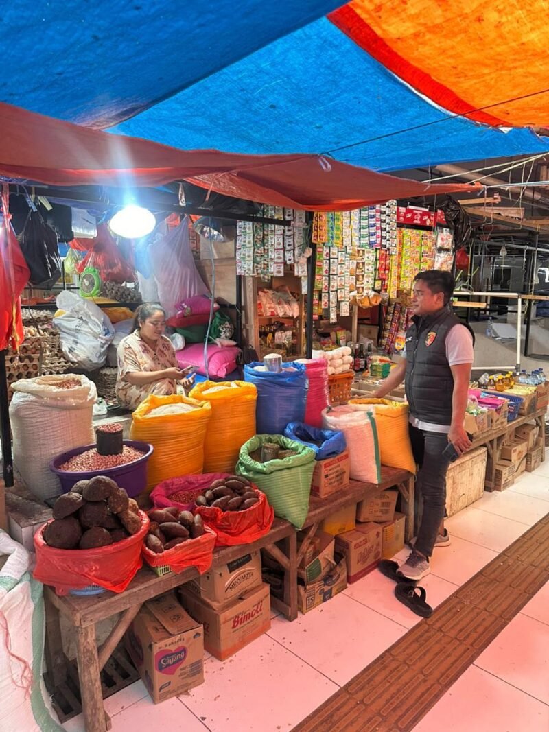 Unit III Tindak Pidana Tertentu (Tipidter) Satuan Reserse Kriminal Polres Wajo melakukan pemantauan stabilitas harga dan ketersediaan bahan pokok selama bulan Ramadan, khususnya menjelang Hari Raya Idul Fitri 1447 Hijriah