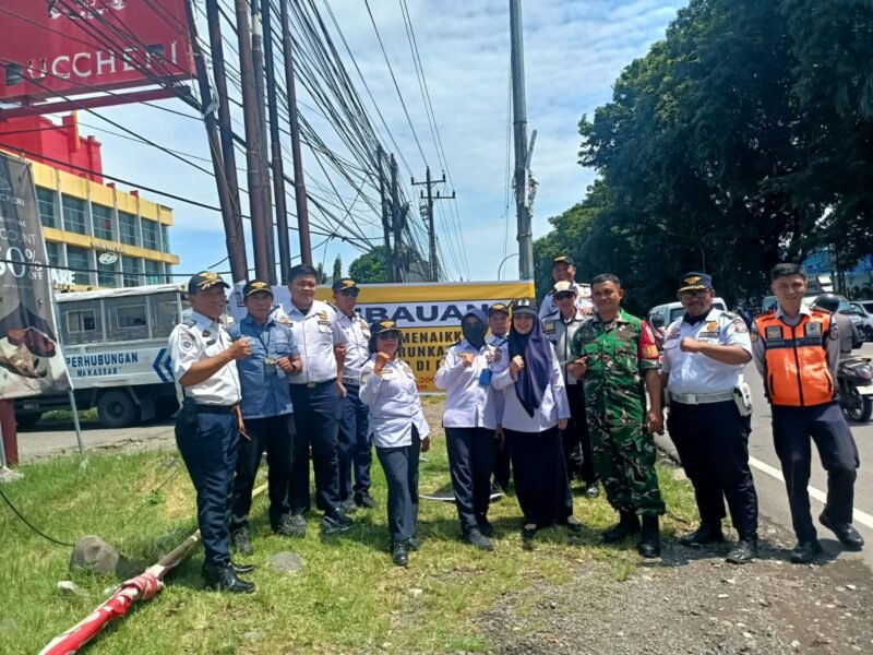 Dinas Perhubungan (Dishub) Kota Makassar melakukan penertiban di sekitar Mako Auri hingga Kawasan Daya, Minggu (8/3/2026)
