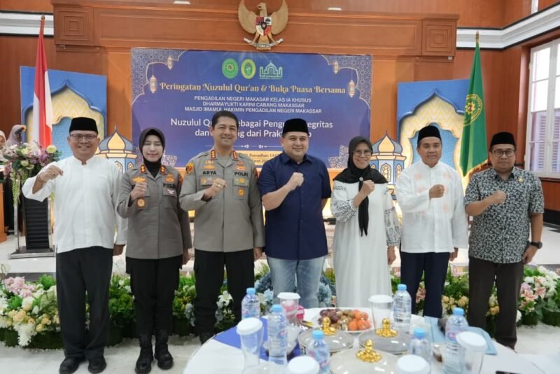 Wali Kota Makassar, Munafri Arifuddin, menghadiri peringatan Nuzulul Quran yang dirangkaikan dengan buka puasa bersama keluarga besar Pengadilan Negeri (PN) Makassar Kelas IA Khusus, di Kantor PN Makassar, Rabu (11/3/2026)