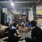 Personel jaga Polsek Tanasitolo melaksanakan patroli malam guna mengantisipasi potensi gangguan keamanan dan ketertiban masyarakat (kamtibmas) selama bulan suci Ramadan