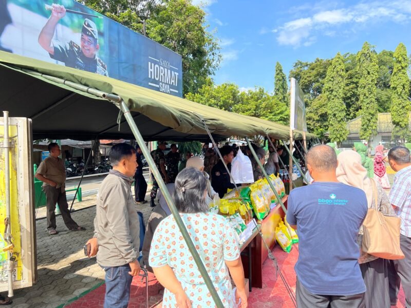 Kodim 1406/Wajo menggelar Bazar Ramadan TNI Serentak pada Jumat (13/3/2026)