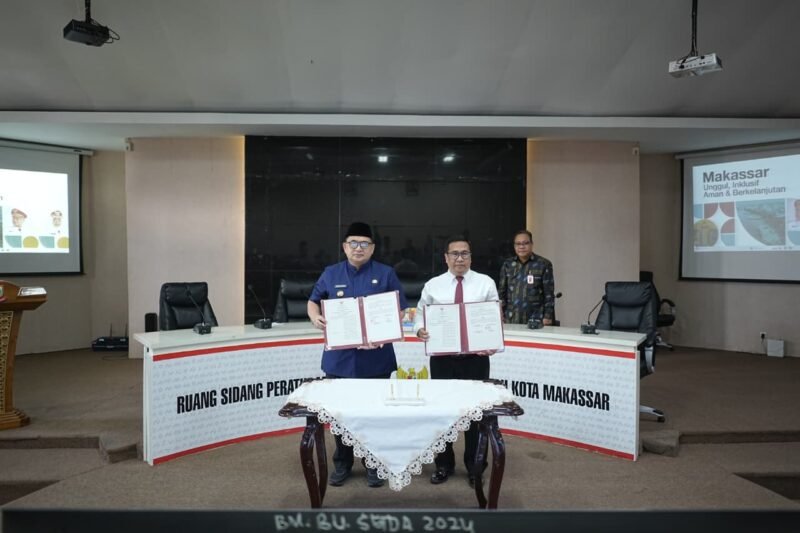 Penandatanganan nota kesepahaman (MoU) antara Pemerintah Kota Makassar dan Kejaksaan Negeri Makassar terkait penanganan perkara perdata dan tata usaha negara di Ruang Sipakalebbi, Balai Kota Makassar, Jumat (13/3/2026)