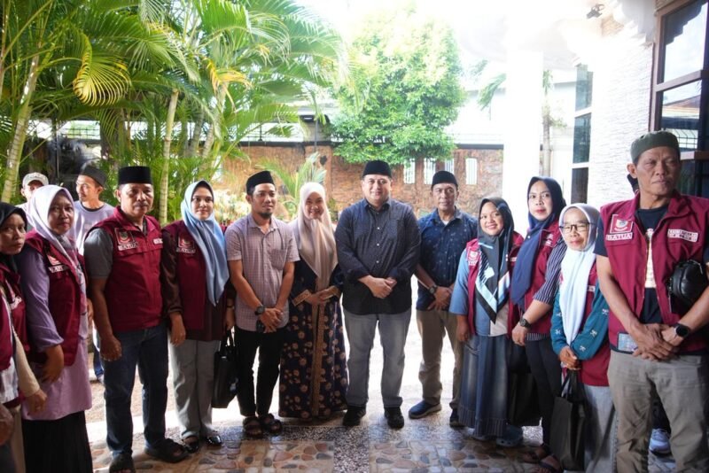 Wali Kota Makassar, Munafri Arifuddin menghadiri kegiatan baksos komunitas Muda MULIA Makassar, di Jalan Borong Raya Baru, Kecamatan Manggala, Sabtu (14/3/2026).