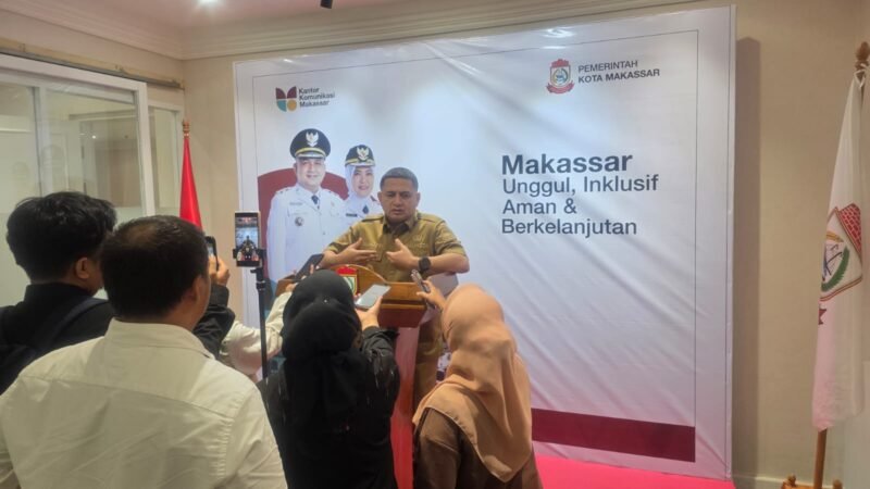 Wali Kota Makassar, Munafri Arifuddin memberikan keterangan pers terkait jadwal road show Ramadan di Kepulauan, Senin (16/3/2026)