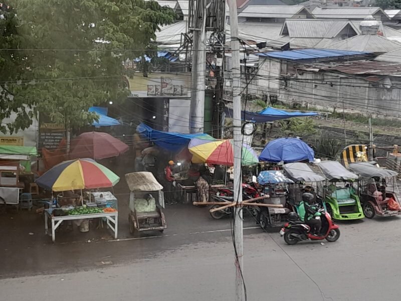 Suasan Pasar tradisional Pa,baeng-baeng Makassar, Rabu (18/3/2026)
