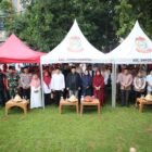 Wali Kota Makassar, Munafri Arifuddin, bersama Ketua TP PKK Melinda Aksa dan jajaran Pemerintah Kota Makassar di Pulau Barrang Lompo, Kecamatan Kepulauan Sangkarrang, Rabu (18/3/2026)