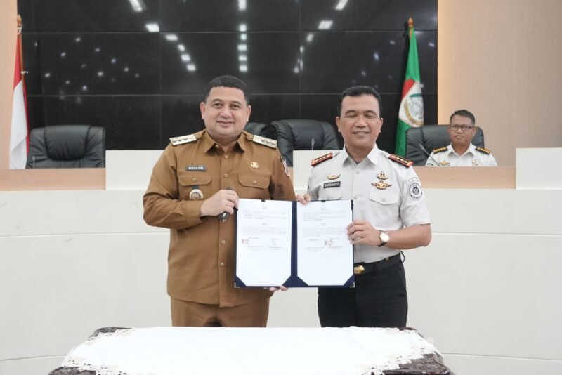 penandatanganan nota kesepahaman (MoU) antara Wali Kota Makassar, Munafri Arifuddin, dan Kepala Balai Pemasyarakatan (Bapas) Kelas I Makassar, Surianto, di Ruang Sipakatau Balaikota Makassar, Senin (9/3/2026)