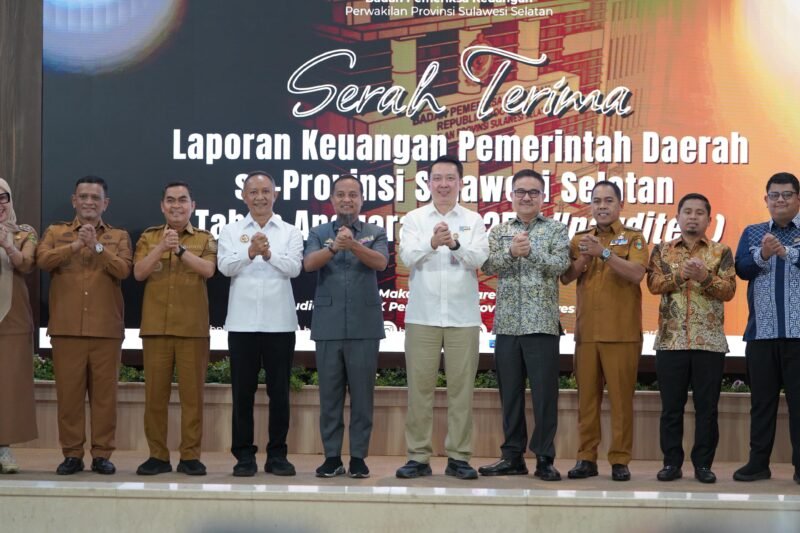 Pemerintah Kabupaten (Pemkab) Wajo resmi menyerahkan dokumen Laporan Keuangan Pemerintah Daerah (LKPD) Unaudited Tahun Anggaran 2025 kepada Badan Pemeriksa Keuangan (BPK) RI Perwakilan Provinsi Sulawesi Selatan. Penyerahan ini berlangsung di Kantor BPK RI Sulsel, Jalan AP Pettarani, Makassar, Selasa (31/3/2026)