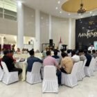 Wali Kota Makassar, Munafri Arifuddin memimpin rapat strategis bersama jajaran kepala SKPD lingkup Pemkot Makassar, Jumat (3/4/2026)