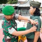 Suasana khidmat menyelimuti Lapangan Upacara Makodim 1406/Wajo di Jalan Kejaksaan, Kelurahan Buluppabulu, Kecamatan Tempe, saat puluhan prajurit mengikuti upacara Kopraport kenaikan pangkat, Selasa (07/04/2026)