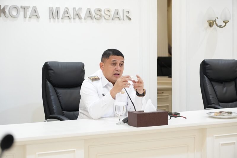 Wali Kota Makassar, Munafri Arifuddin menginstruksikan penertiban menyeluruh terhadap baliho dan reklame yang tidak lagi memiliki izin maupun yang dipasang secara ilegal, Rabu (8/4/2026)