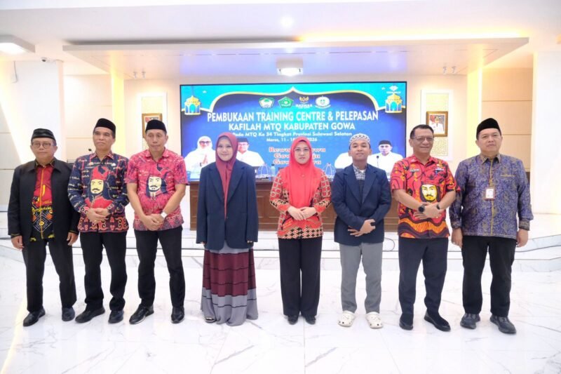 Bupati Gowa, Sitti Husniah Talenrang membuka Training Centre dan melepas kafilah Kabupaten Gowa untuk mengikuti MTQ Sulsel di Baruga Tinggimae, Rumah Jabatan Bupati Gowa, Kamis (9/4/2026)