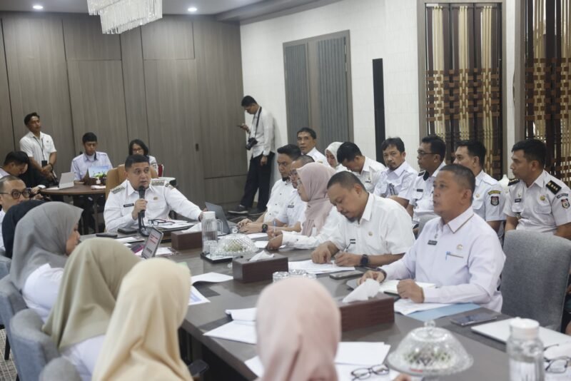 Wali Kota Makassar, Munafri Arifuddin, mempercepat pensertifikatan aset milik Pemerintah Kota Makassar, sebagai bagian dari penguatan tata kelola pemerintahan yang akuntabel dan transparan