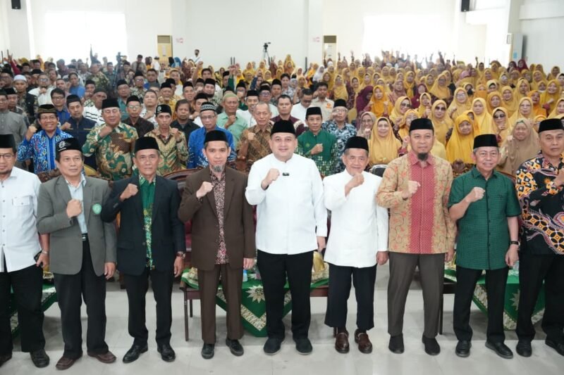 Wali Kota Makassar, Munafri Arifuddin memberikan kegiatan Syawalan 1447 H Pimpinan Daerah Muhammadiyah Kota Makassar, yang digelar di Gedung BBPMP Sulsel, Jalan AP Pettarani, Makassar, Minggu (12/4/2025)