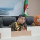 Munafri - Aliyah  menghadiri Rapat Monev Pelaksanaan Program/Kegiatan APBD Kota Makassar serta program prioritas daerah hingga Triwulan I, di Ruang Sipakatau, Kantor Balai Kota Makassar, Kamis (16/4/2026)