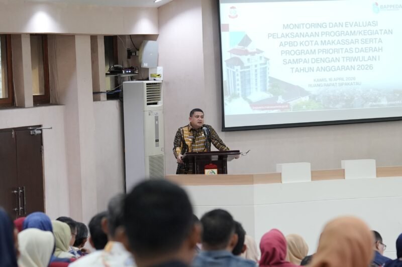 Wali Kota Makassar, Munafri Arifuddin saat memberikan sambutan pada Rapat Monitoring dan Evaluasi Pelaksanaan Program/Kegiatan APBD Kota Makassar Triwulan I Tahun Anggaran 2026, di Kantor Balai Kota Makassar, Kamis (16/4/2026)