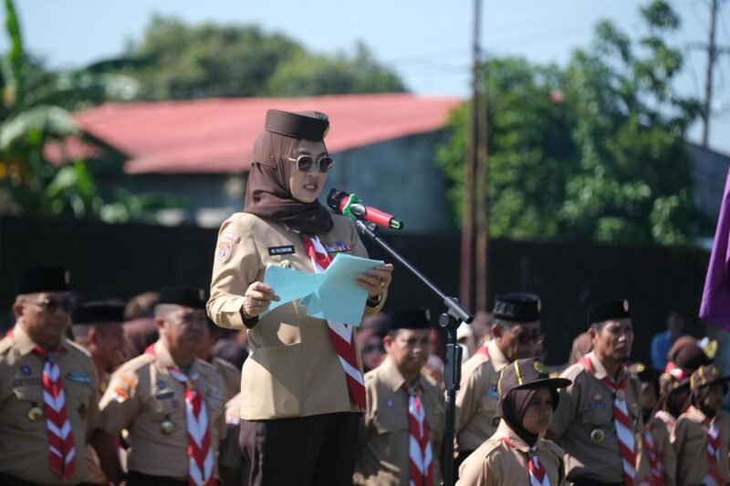 Ketua Kwarcab Gerakan Pramuka Gowa, Sitti Husniah Talenrang, menghadiri Pesta Siaga Tingkat Kwartir Ranting Bontonompo Tahun 2026 yang diikuti 448 peserta dari 28 sekolah dasar se-Kecamatan Bontonompo di Lapangan Bontonompo, Sabtu (18/4/2026)